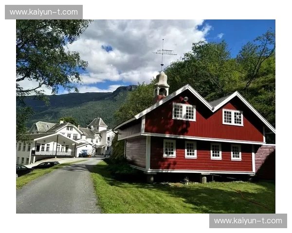 峡湾堡垒的咆哮：松达尔vs强敌背后的灵魂、战术与足球朝圣之路